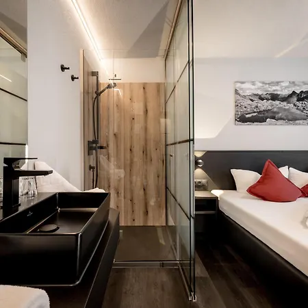 The Black By Regina דירה