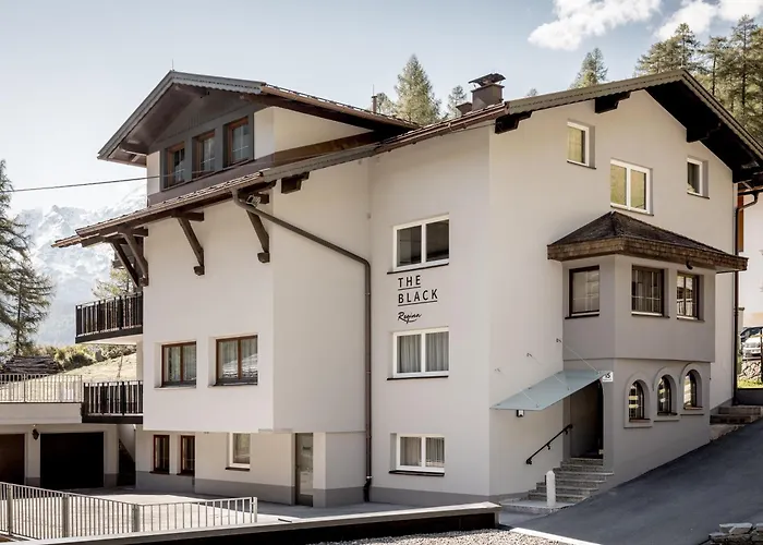 The Black By Regina * Solden