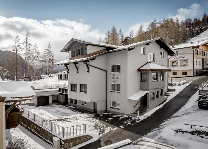 Apartment The Black By Regina *